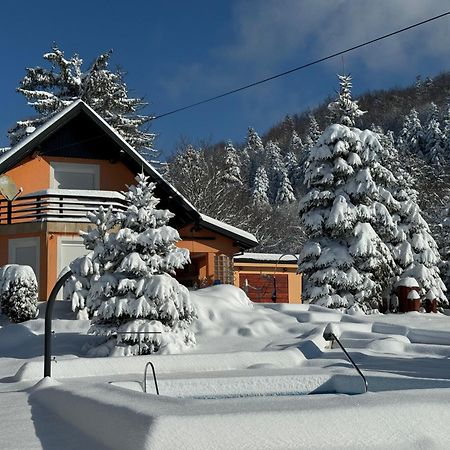Villa Tratea - With A Heated Pool Tomici Eksteriør bilde